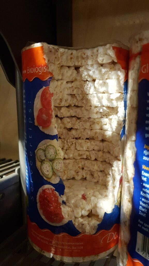 Aangevreten rijstwafels muzienschade